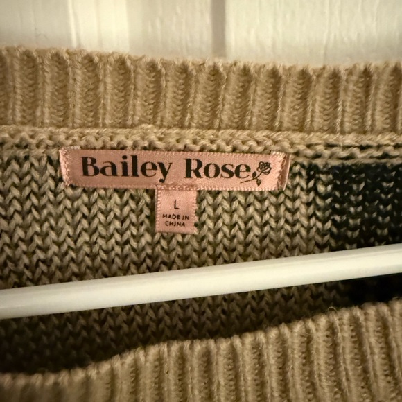 Checkered Sweater - Picture 2 of 2